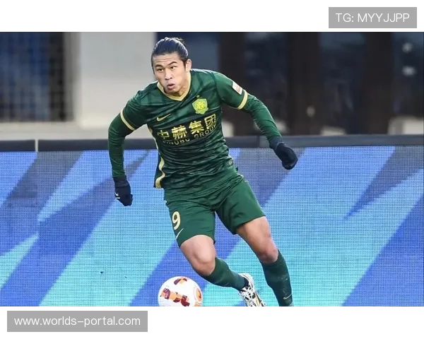 北京国安老将张玉宁经验丰富，助年轻球员成长